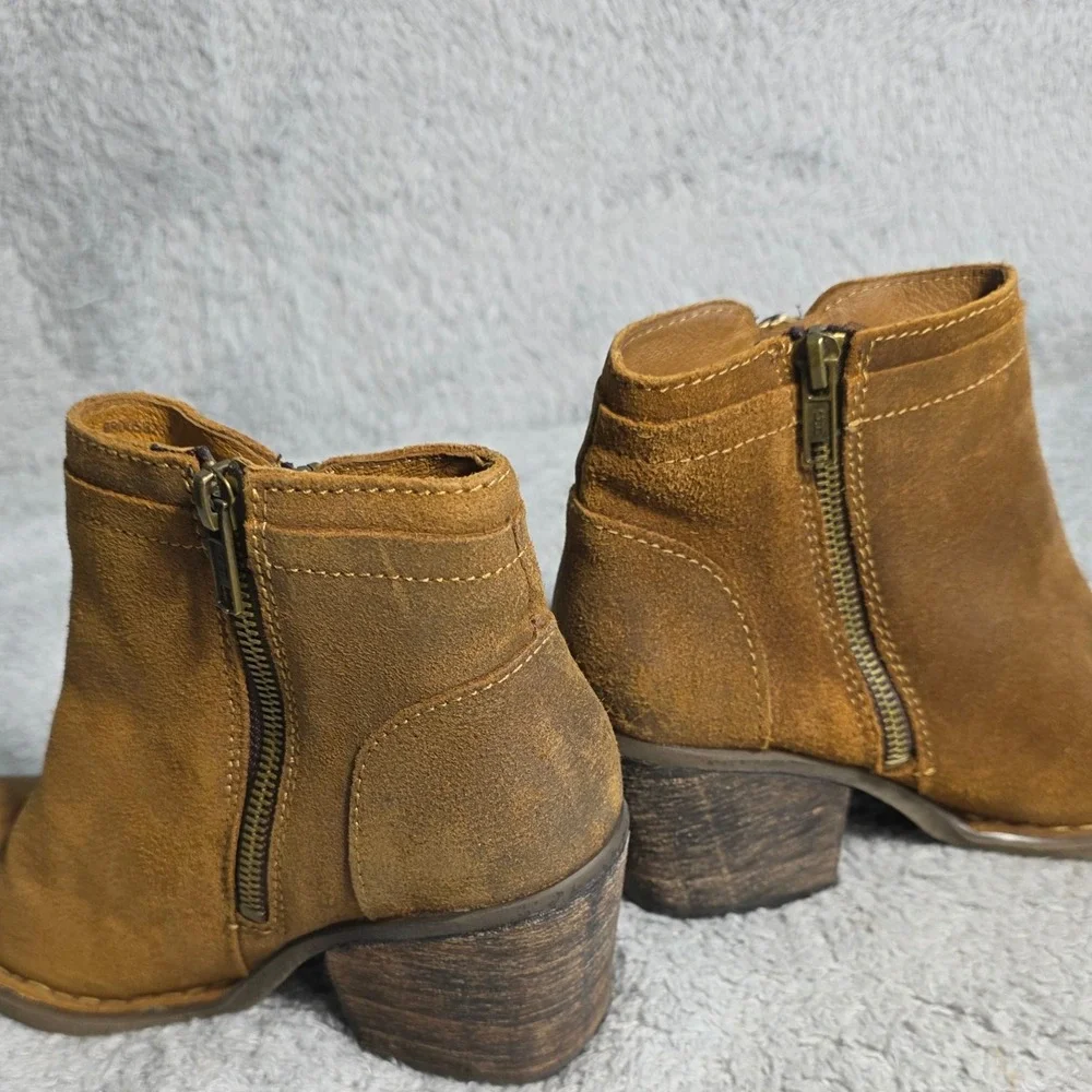BORN‎ Alana Rustic Distressed Suede Ankle Western Booties Boots Women  7M